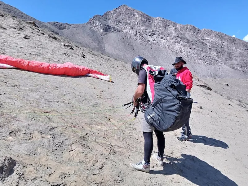 Paragliding in Hunza